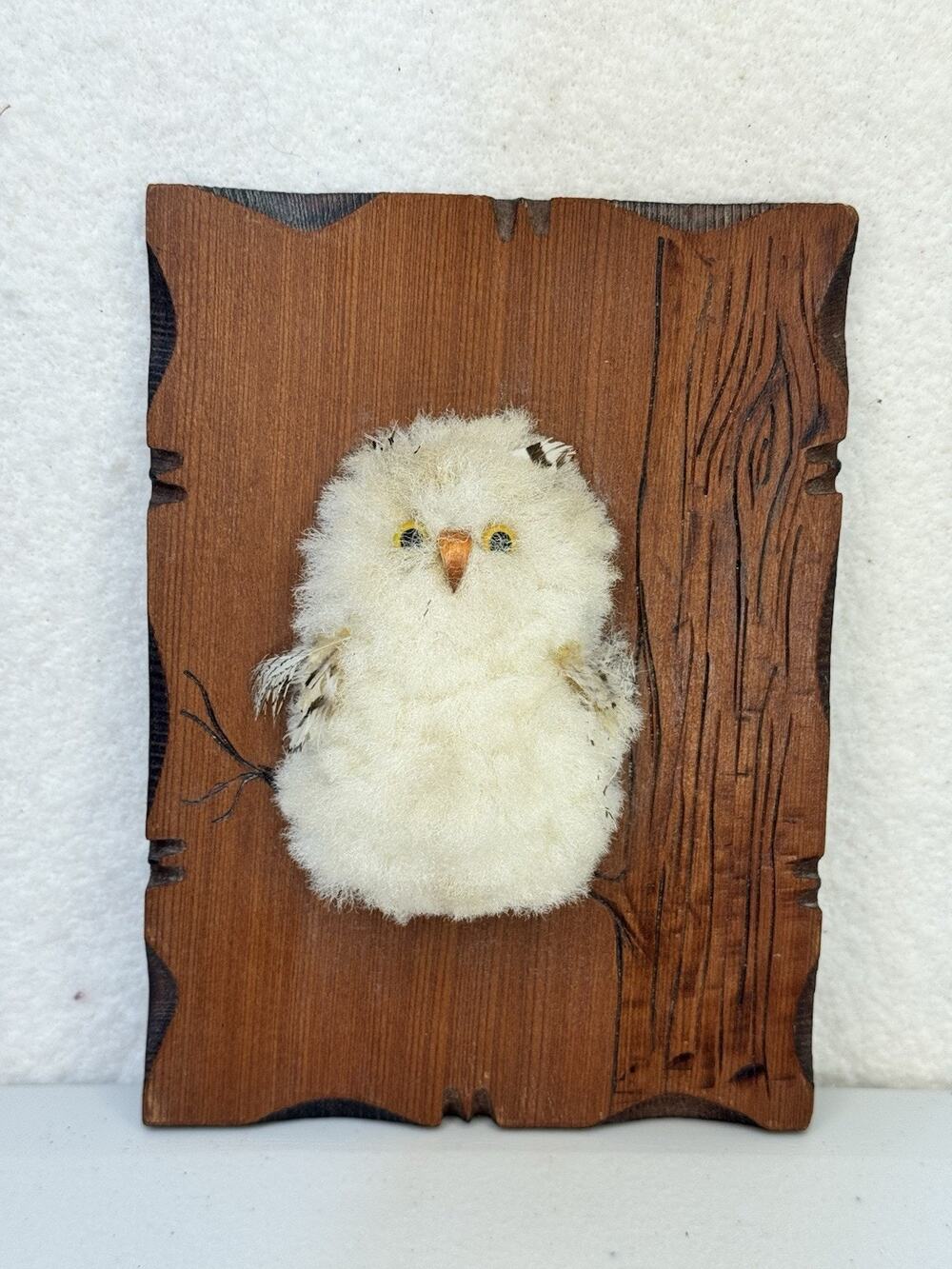 VTG Carved Wood Plaque Featuring Soft Fuzzy Fluffy White Owl Figure Handcrafted